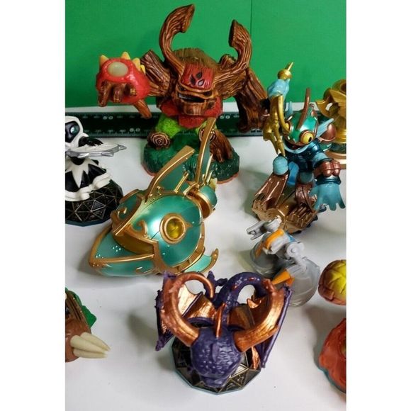 Lot of Skylanders Toys Figurines Spyro and more Activision Figurines - Picture 15 of 16